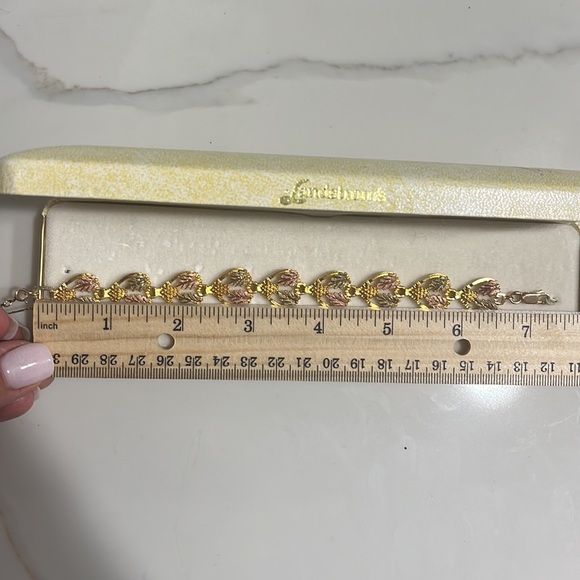 Vintage Landstrom’s Tri Color 10 Karat Black Hills Gold Heart Leaf Bracelet - Picture 15 of 15